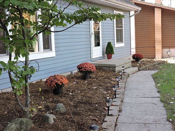 2nd image of 215 W Birchview Dr