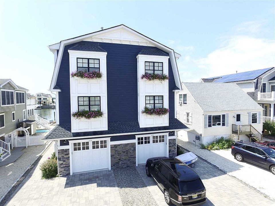 1st image of 408 22nd St #408
