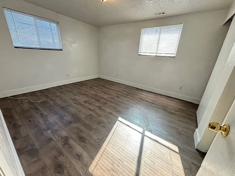 752 N Irving St — Photo 20