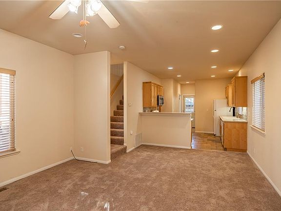 2nd image of 865 Moreno Ln