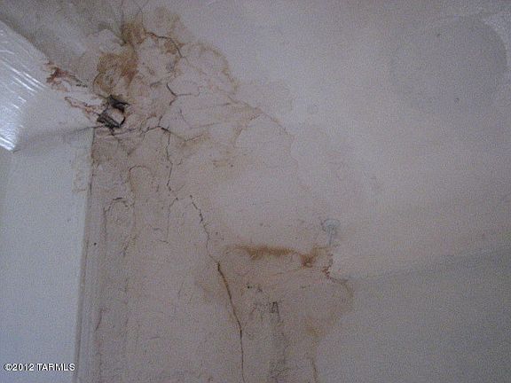 3rd image of 3045 N Park Ave
