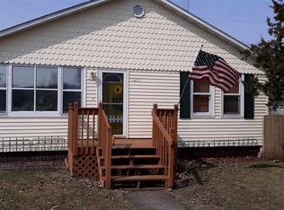 1217 S 5th St, Prairie Du Chien, WI 53821