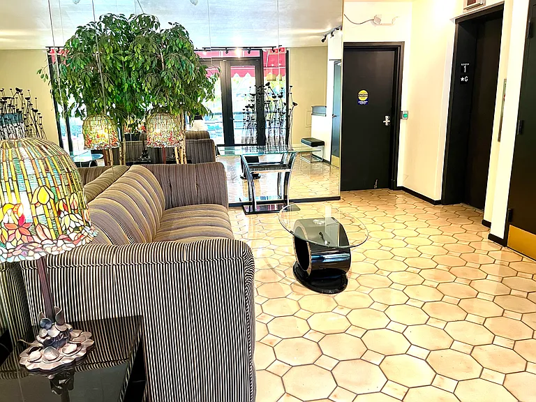 1360 S Beverly Glen Blvd #501 — Photo 5