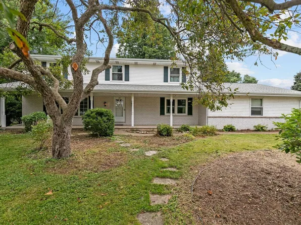 832 Cambridge Ct, Appleton, WI 54915