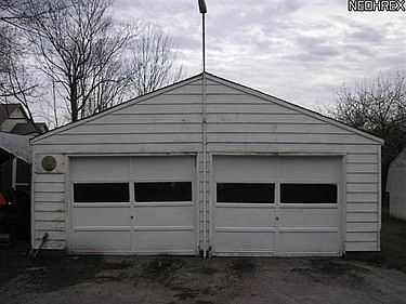 4th image of 8196 Venice Heights Dr NE