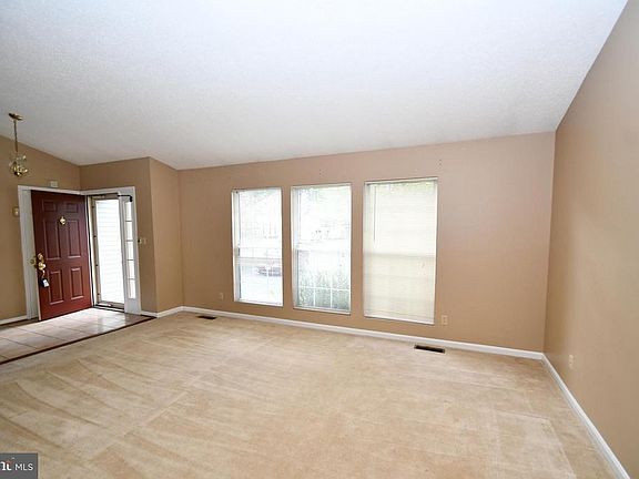 2nd image of 16 Woods Edge Ct