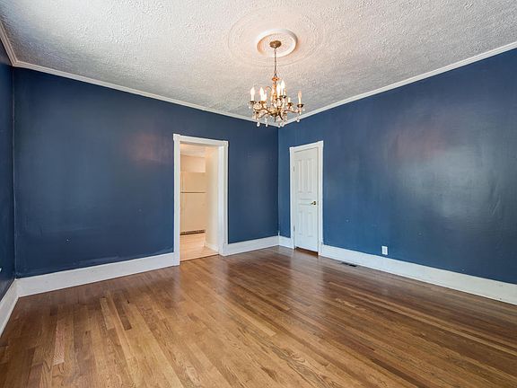 5th image of 2528 Washington Pike