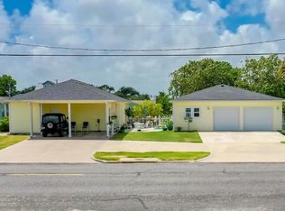 1007 S Church St, Rockport, TX 78382