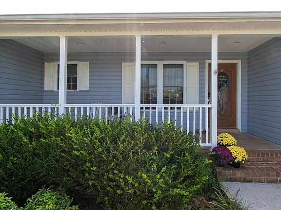 3rd image of 379 Moore Dr