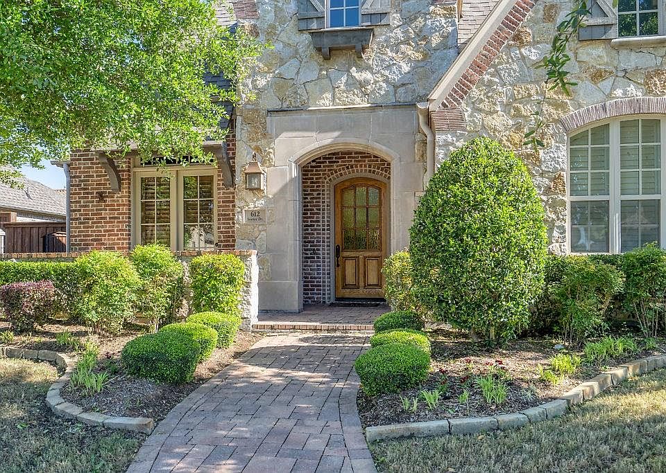 1st image of 612 Scenic Dr
