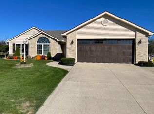 205 Broadmore Cir, Angola, IN 46703