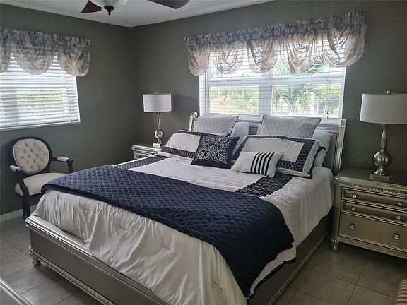 3rd image of 420 NE 12 Avenue #301