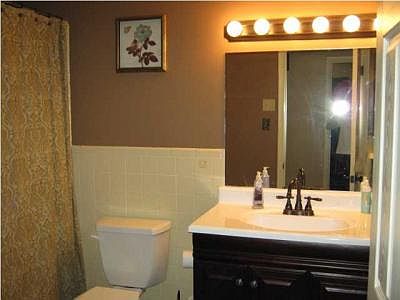 3rd image of 4227 Forest Plaza Dr