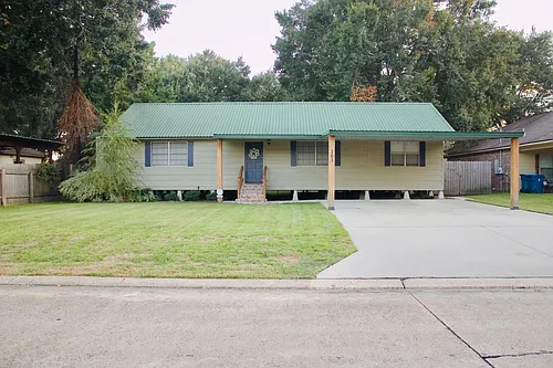 203 Churchill Dr Photo 1