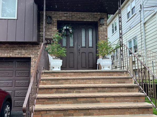 653 Maple Ave #2A, Ridgefield, NJ 07657