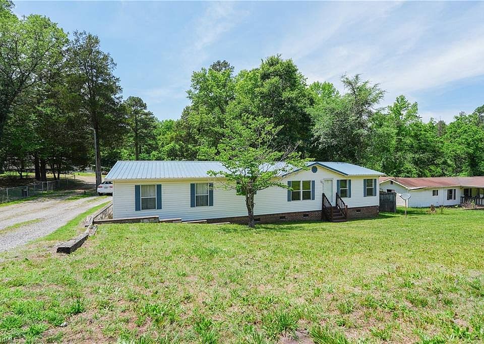 1st image of 3679 Meadowbrook Dr