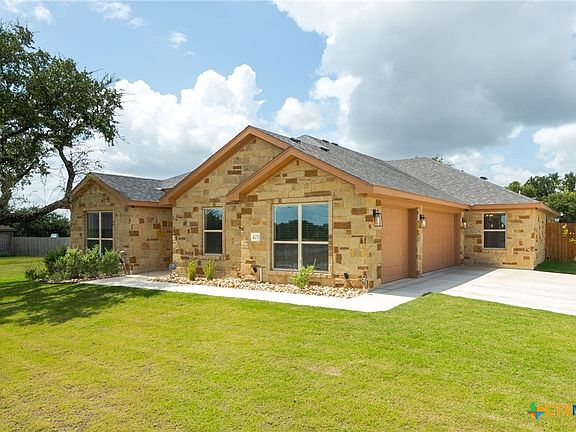 2nd image of 425 Ridge Crest Dr