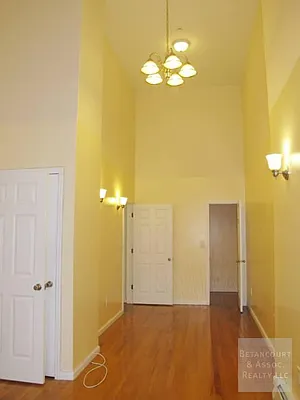 Rented by Dwell Residential Inc | media 14