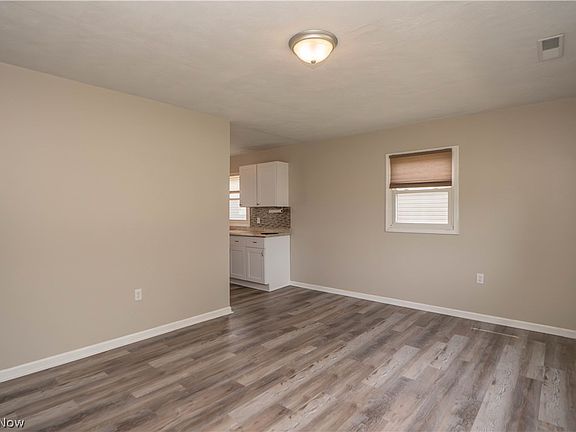 5th image of 1060 Orchard Ave NE