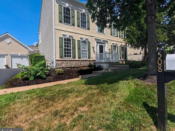3rd image of 508 Emerson Cir