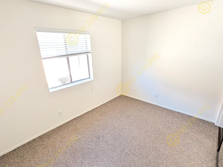 10758 Lawler St #7 — Photo 25