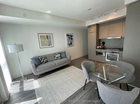 87 Peter St