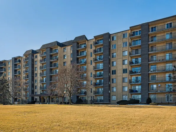 5400 Walnut Ave Unit 405, Downers Grove, IL 60515
