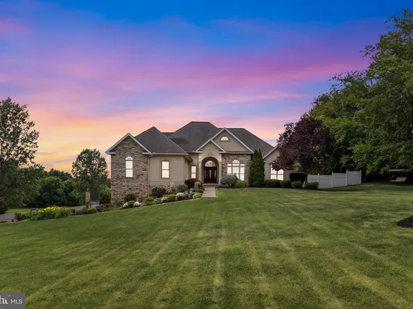 230 S York Rd, Dillsburg, PA 17019