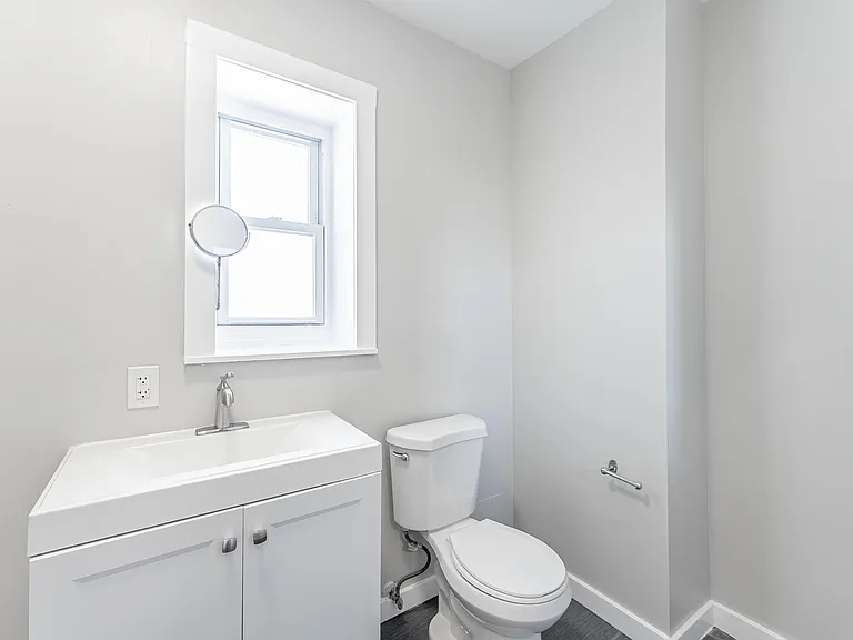 1852 S Blue Island Ave #2R — Photo 2