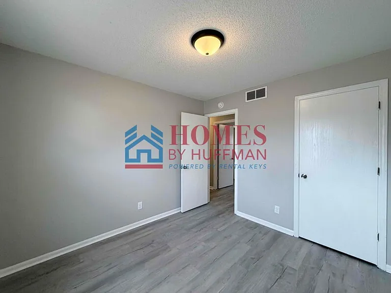 827 Judson St — Photo 6