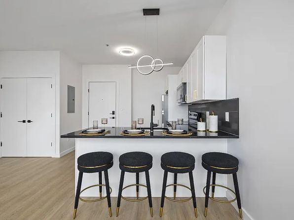 855 Main St #1015