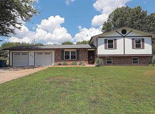 601 Walter St, Farmington, MO 63640