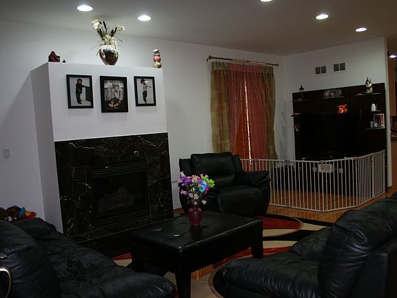 3rd image of 8104 N Ottawa Ave