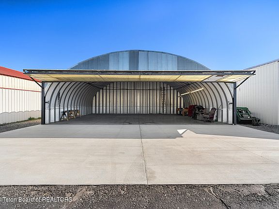 5th image of 5 Airport Rd