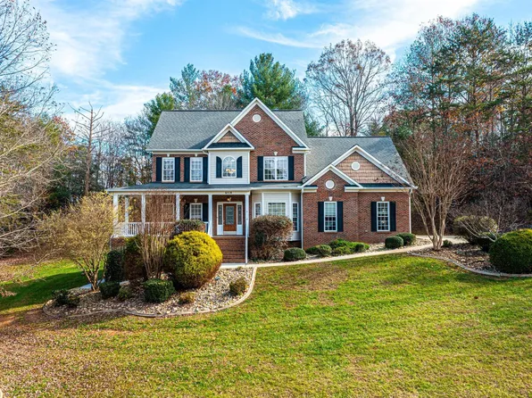 6518 Emory Dr, Hickory, NC 28601