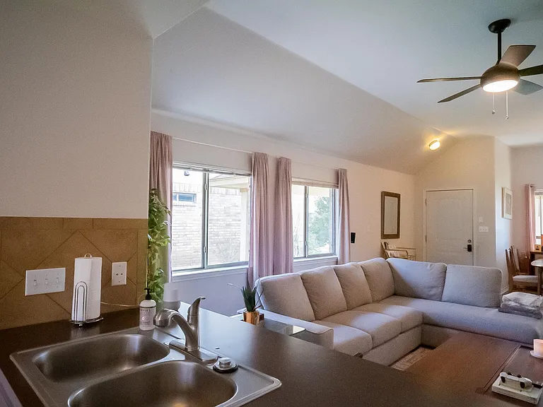 6600 Bay City Bnd — Photo 19