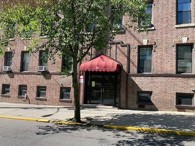 1st image of 321 79th St APT 11