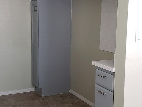 5th image of 3431 Club Dr #3