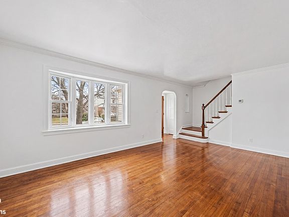 2nd image of 96 Nassau St
