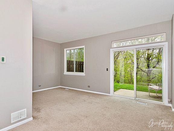 4th image of 72 Pimlico Ct