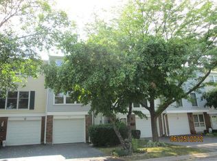 914 Banbury Ct, Schaumburg, IL 60194