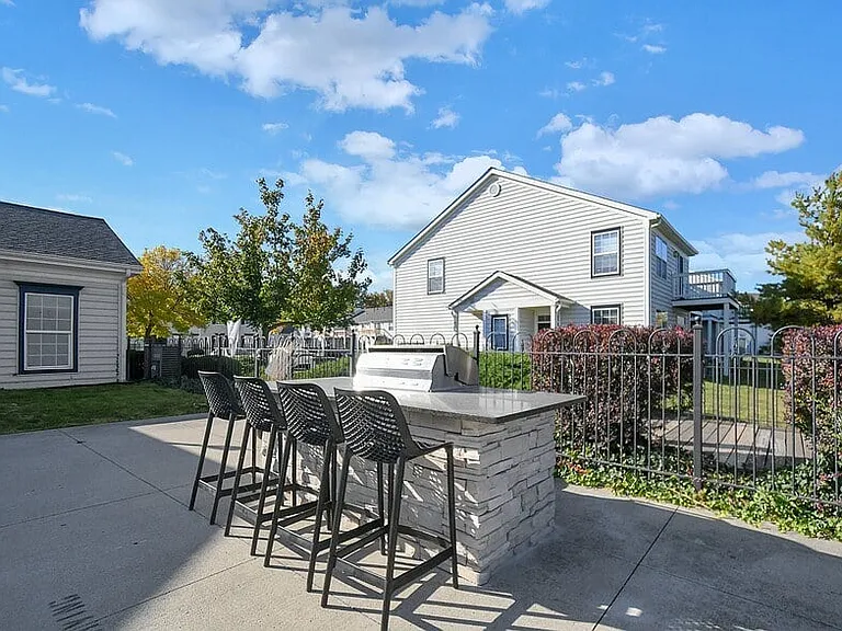 College Park — Photo 14