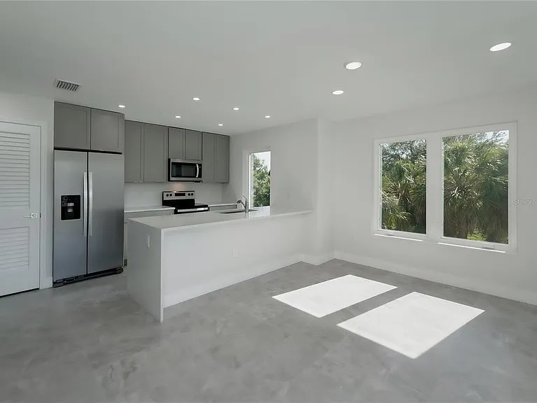 310 Hibiscus St #B — Photo 24