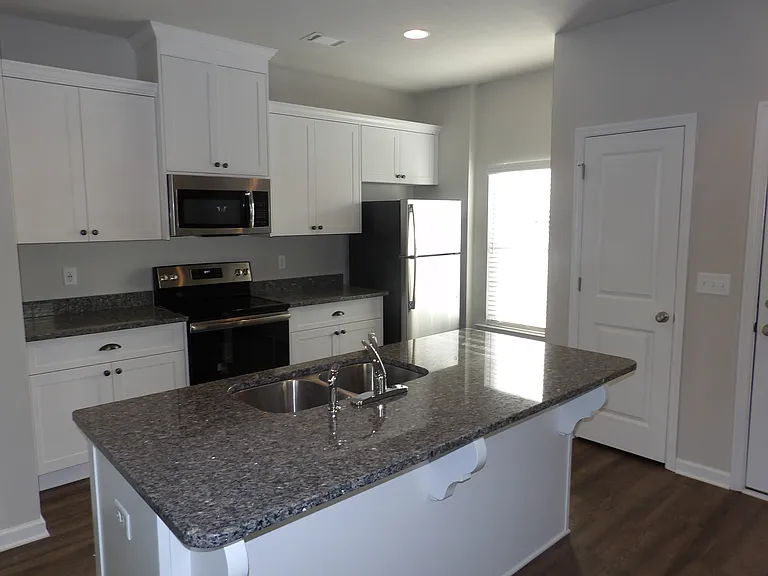 Joiner Crossing Apartments — Photo 44
