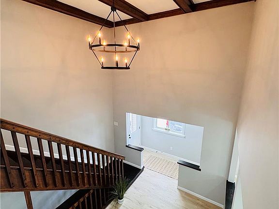 4th image of 37 Jones St