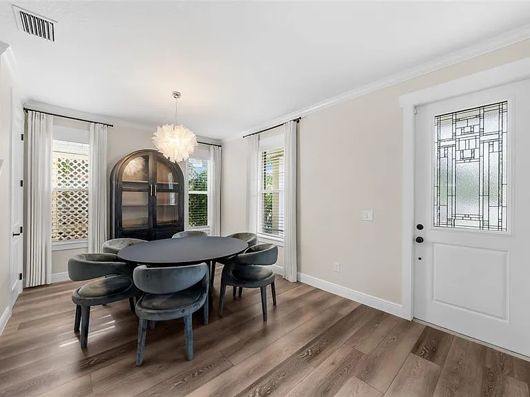2915 W Bay View Ave — Photo 9