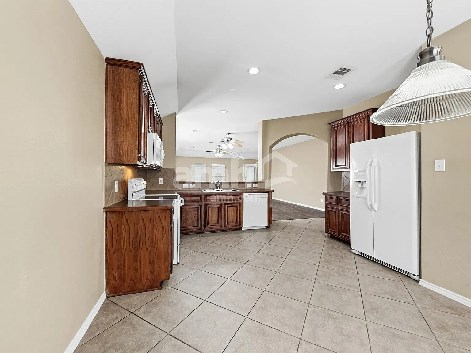 3 bed, 2.0 bath, 1769 sqft, $2,075 — Photo 3
