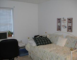 5th image of 701 Redmont Pl