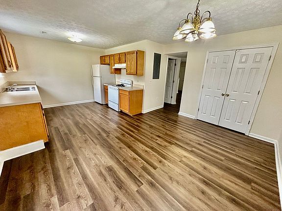 3rd image of 1029 Merrick Dr #1