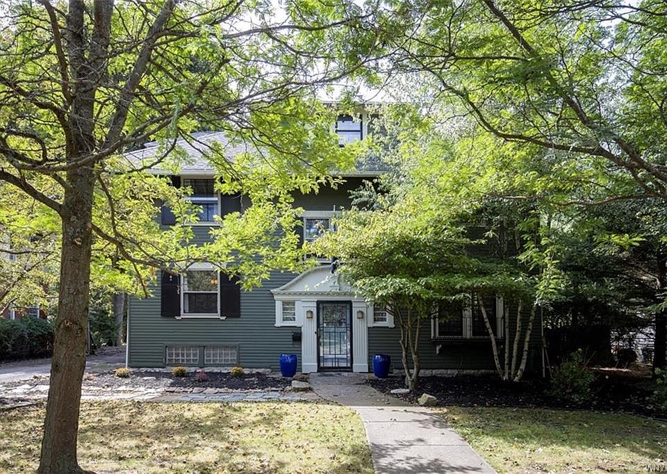 1st image of 118 Woodbridge Ave